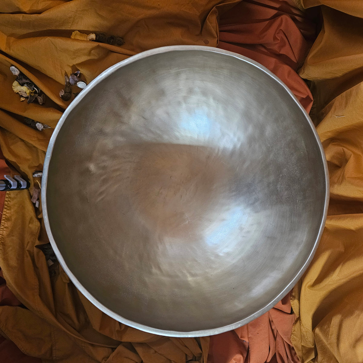 Throat chakra singing bowl G in 432 Hz Ø 31 cm