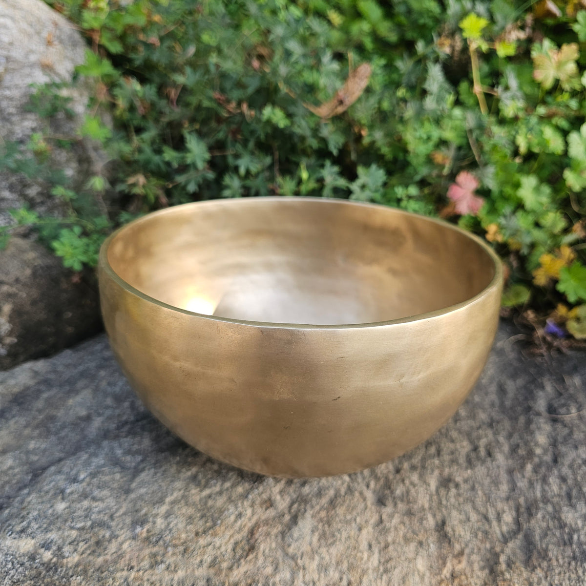 Singing bowl ø 17.5 cm | Tone: ~ B 432 Hz| Crown chakra