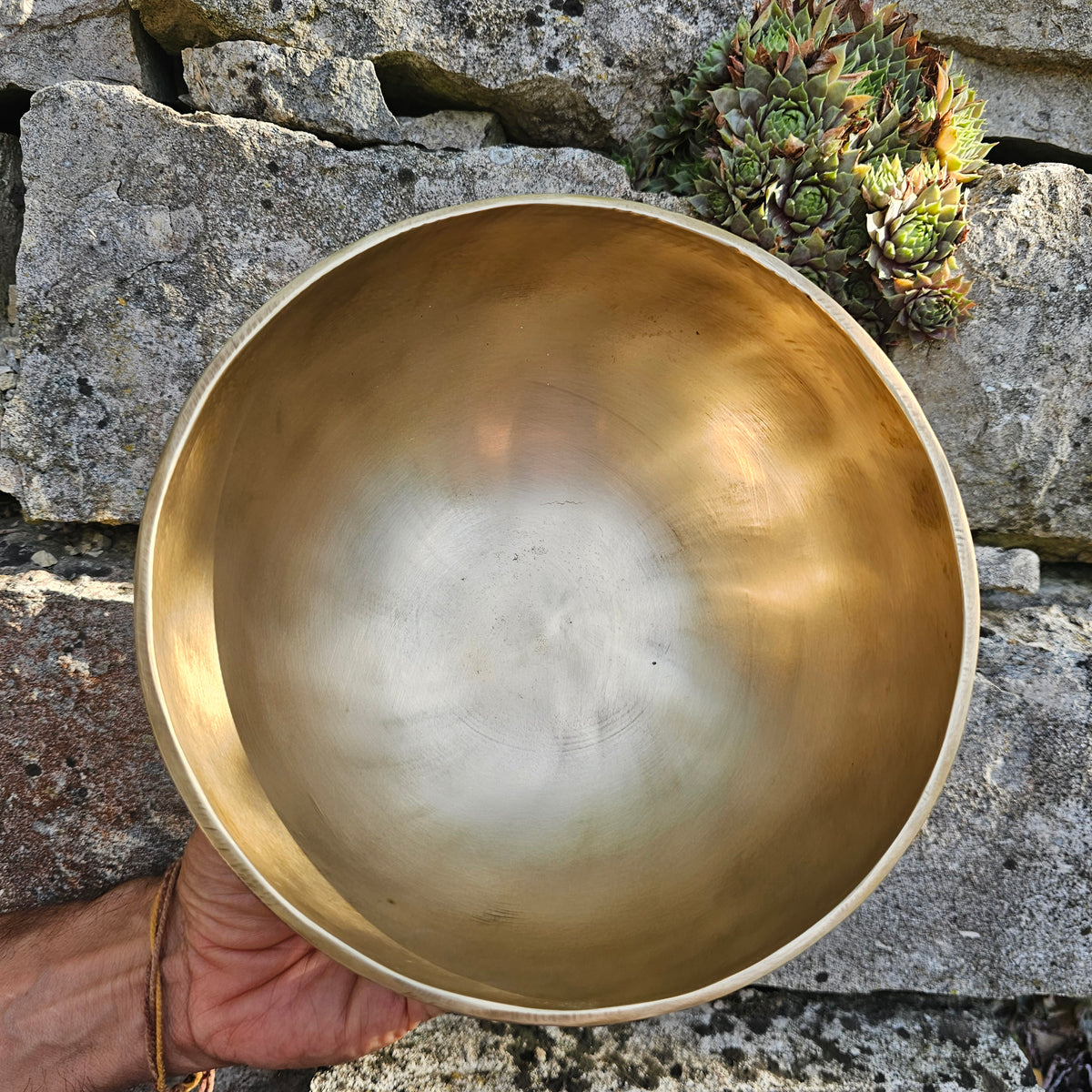 Singing bowl ø 18 cm | Tone: ~ A 432 Hz | Third eye