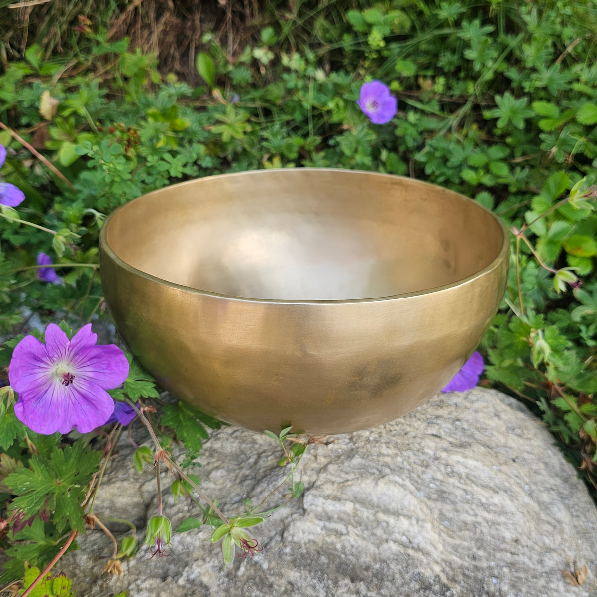 Singing bowl ø 21 cm | Tone: ~ F 432 Hz | Heart chakra