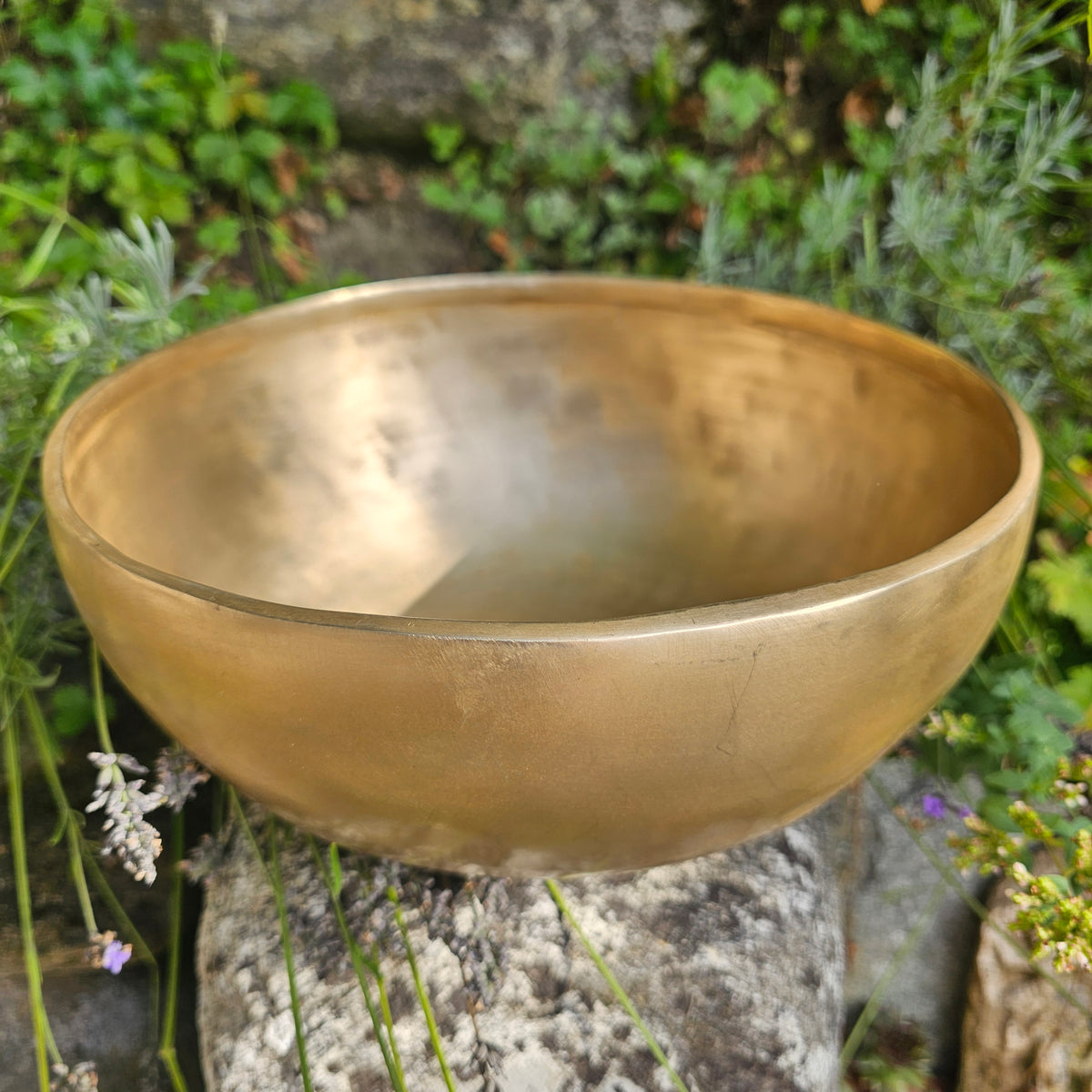 Singing bowl ø 25 cm | Tone: ~ D 440 | Sacral chakra