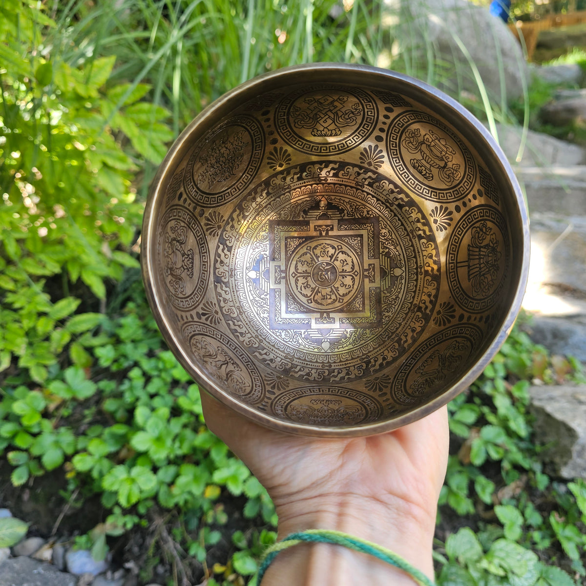 Tibetische Klangschale - Mantra ø 13.5 cm | A | Drittes Auge Chakra