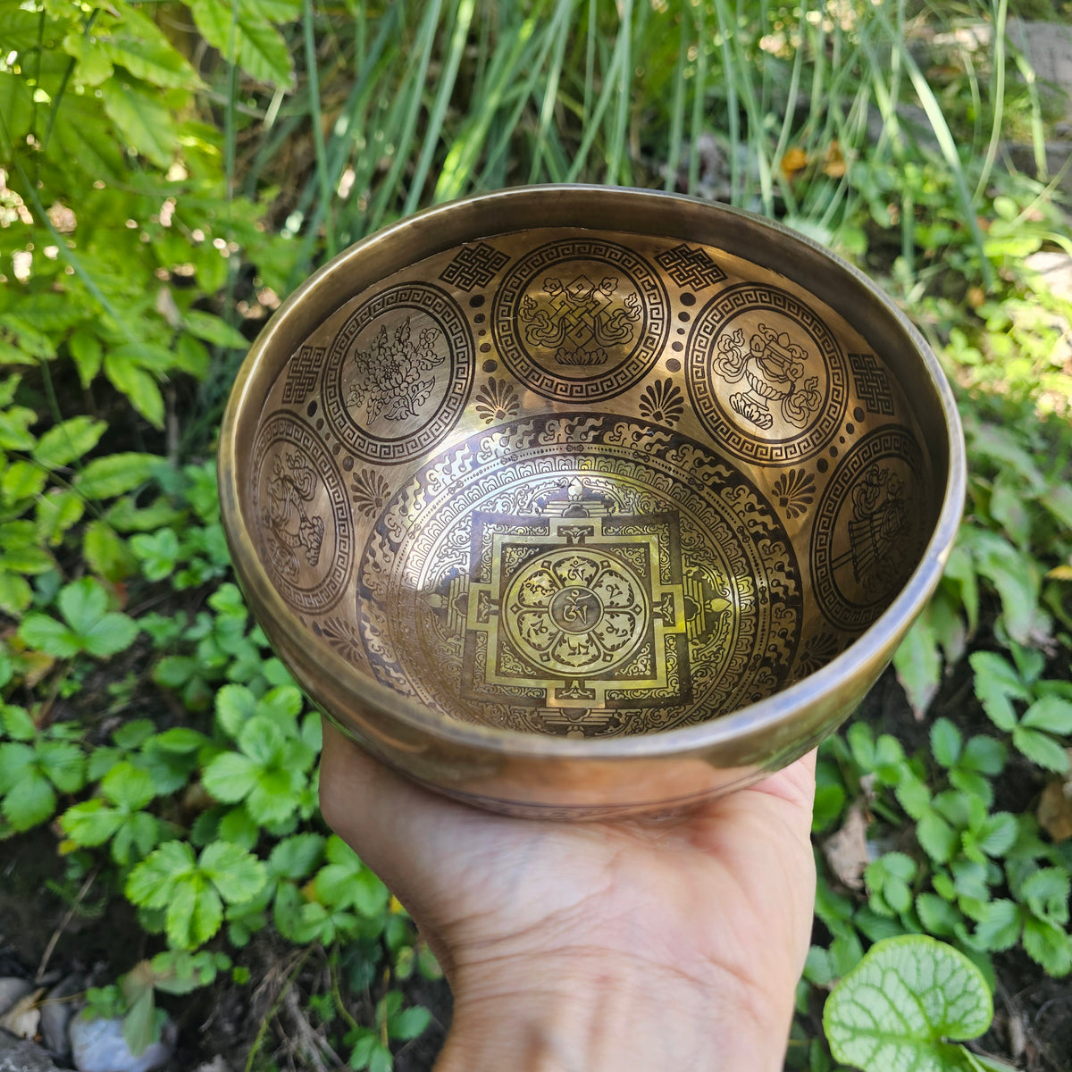 Tibetische Klangschale - Mantra ø 13.5 cm | A | Drittes Auge Chakra