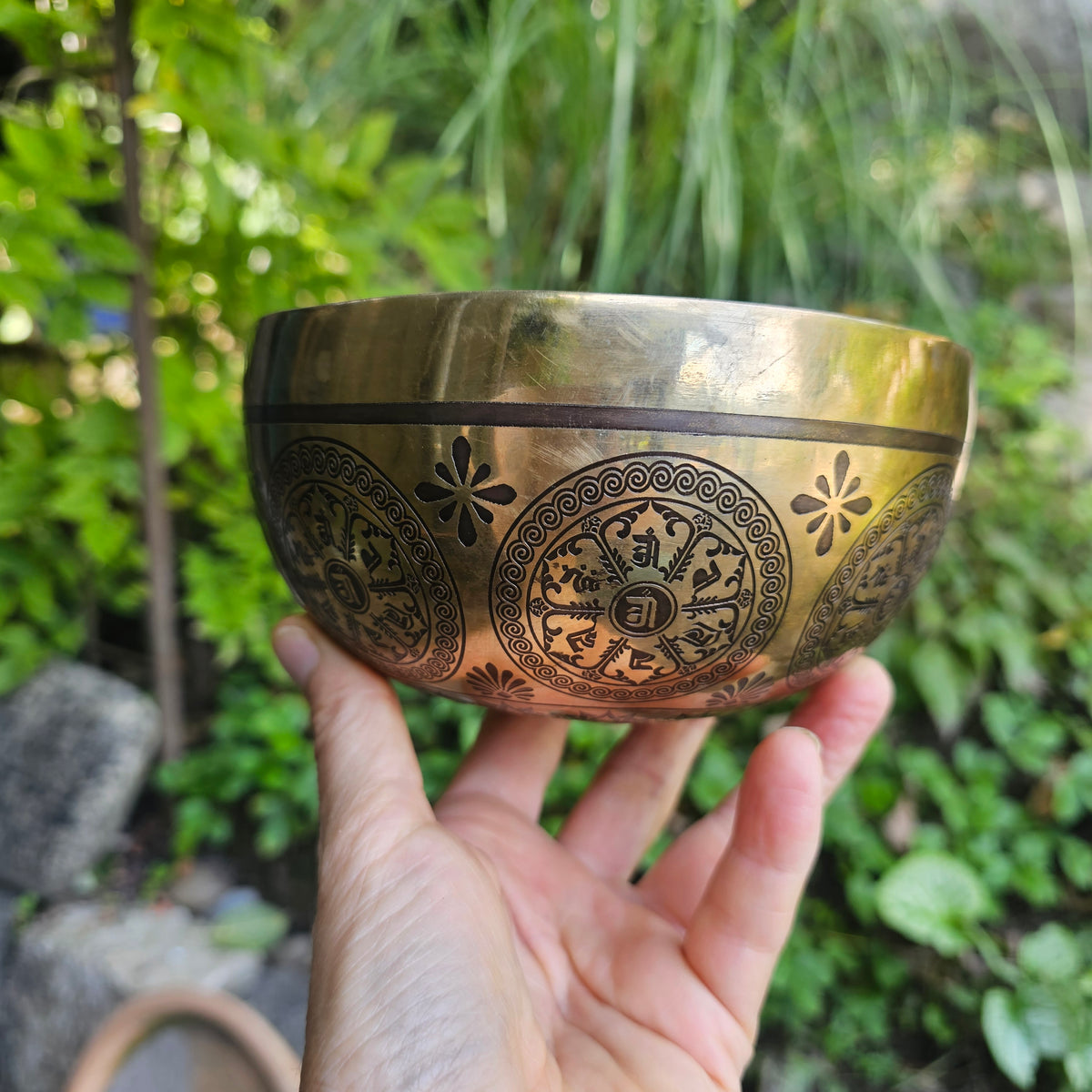 Tibetische Klangschale - Buddha ø 15 cm | D | Sakral Chakra