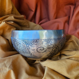 Singing Bowl -  with Endless Knot ø 15 cm
