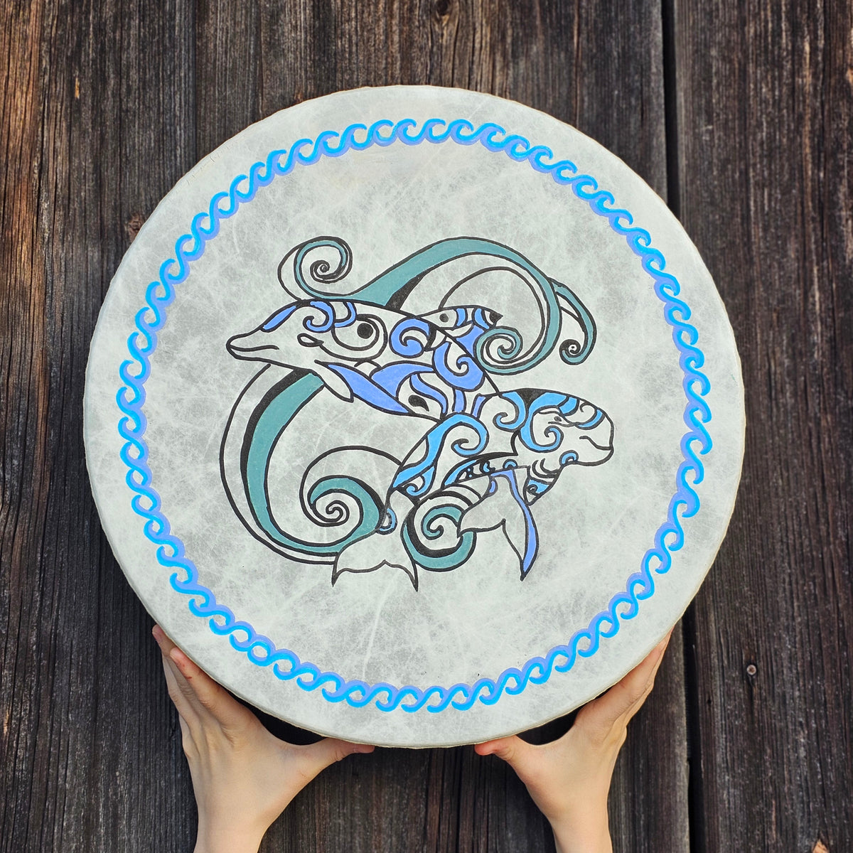 Vegane Buffalo Drum ø 40 cm mit Schlägel - Delfine | Schamanentrommel | Perkussion &amp; Trommel | Dunum.ch