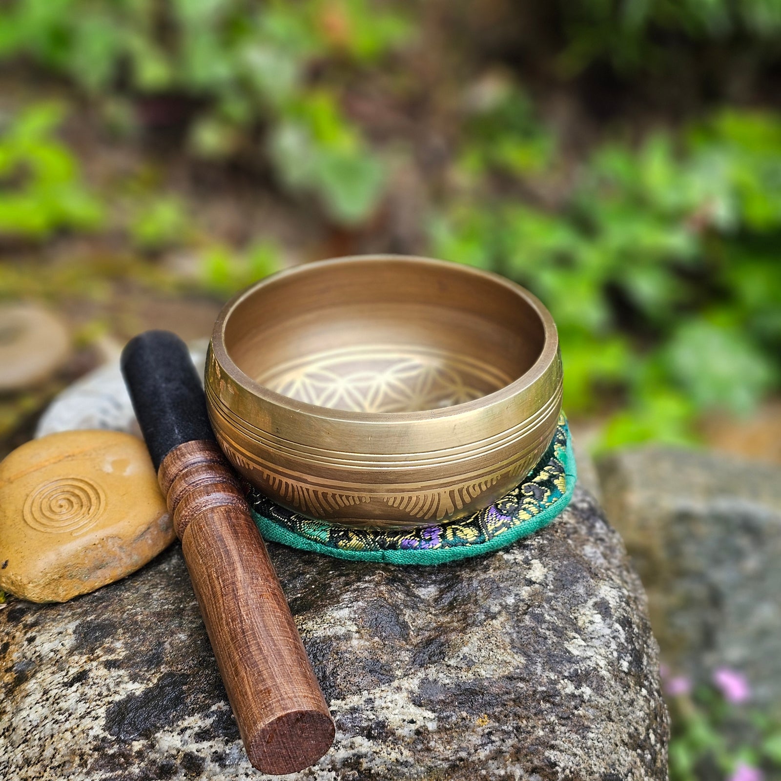 Klangschale Klein mit Blume des Lebens