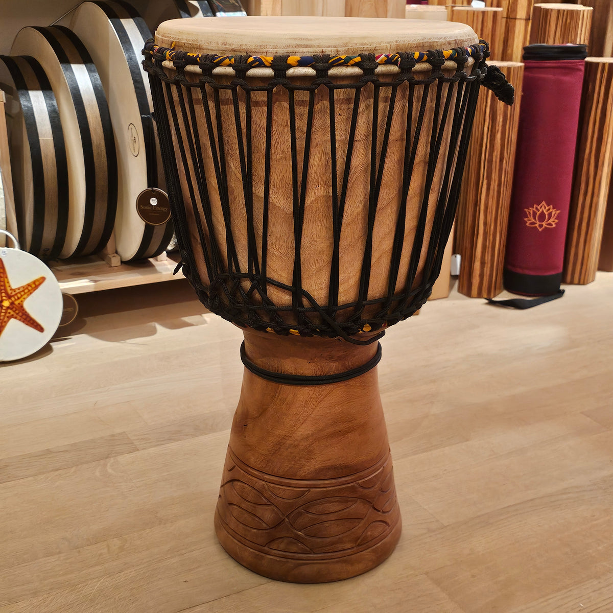 Djembé aus Ghana Ø 34 cm, H 63 cm