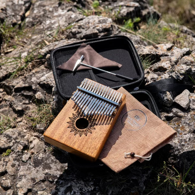 Kalimba 17 notes | acajou | do majeur (440/432 Hz) | sacoche incluse | pick-up en option