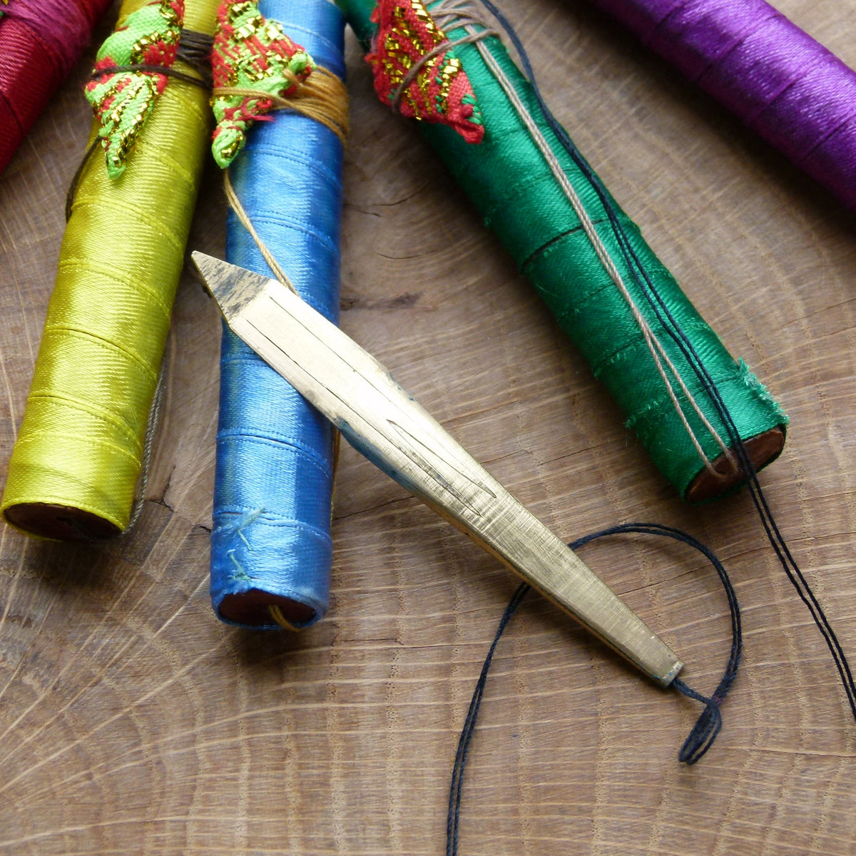 Doppelzüngiges Dan Moi Klein | Didgeridoo &amp; Maultrommeln | Dunum.ch