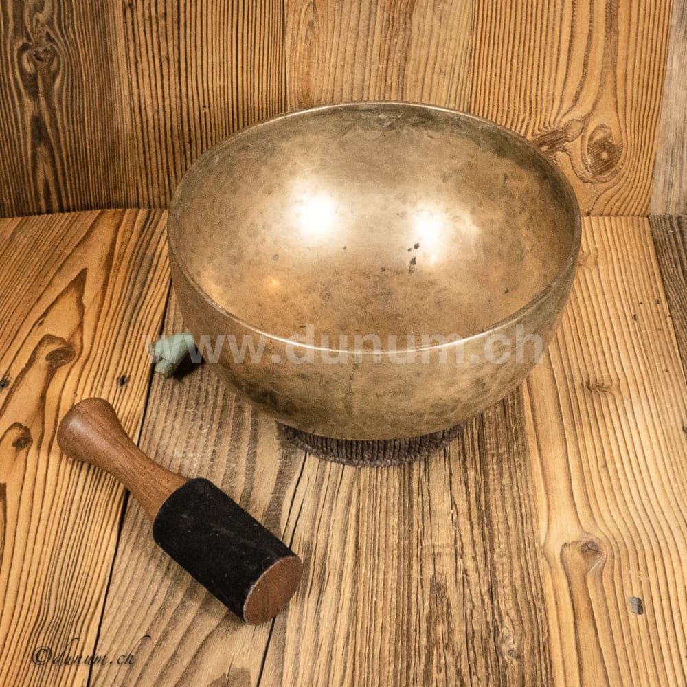 Alte Klangschale ø 27 cm | Klangschalen & Stimmgabeln | Dunum.ch