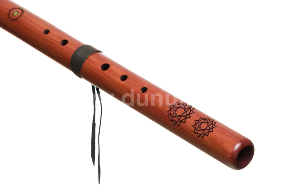 HERZ Chakra Spirit Flöte in F# - Aromatische Zeder | Blasinstrumente | Erdton & Chakra Flöten | Dunum.ch