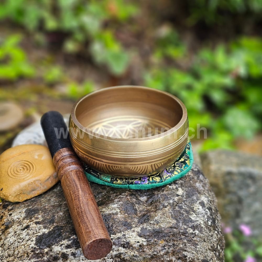 Klangschale Klein mit Blume des Lebens