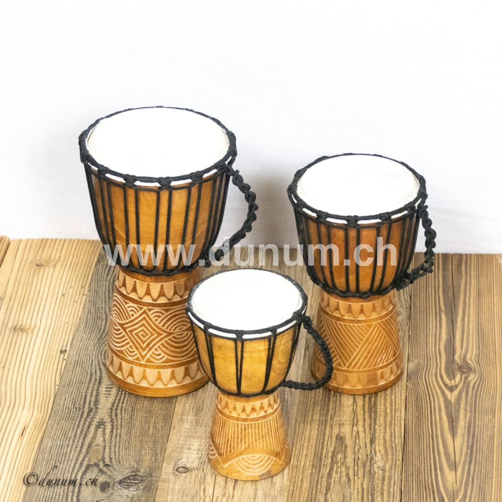 Kleine Djembé Ø 13-17 cm, H 20-30 cm | Perkussion | Djembé, Bongo und Darbuka | Dunum.ch
