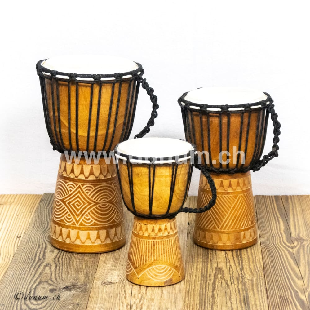 Kleine Djembé Ø 13-17 cm, H 20-30 cm | Perkussion | Djembé, Bongo und Darbuka | Dunum.ch