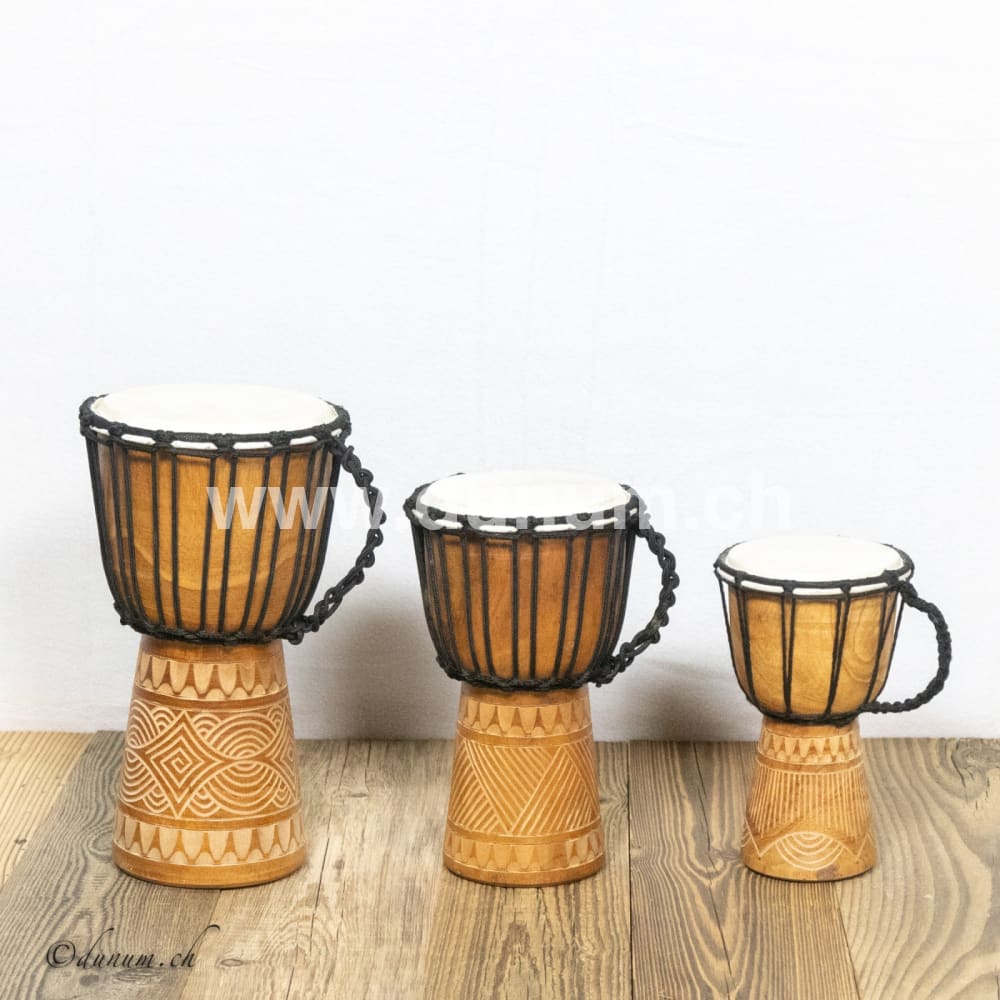Kleine Djembé Ø 13-17 cm, H 20-30 cm | Perkussion | Djembé, Bongo und Darbuka | Dunum.ch