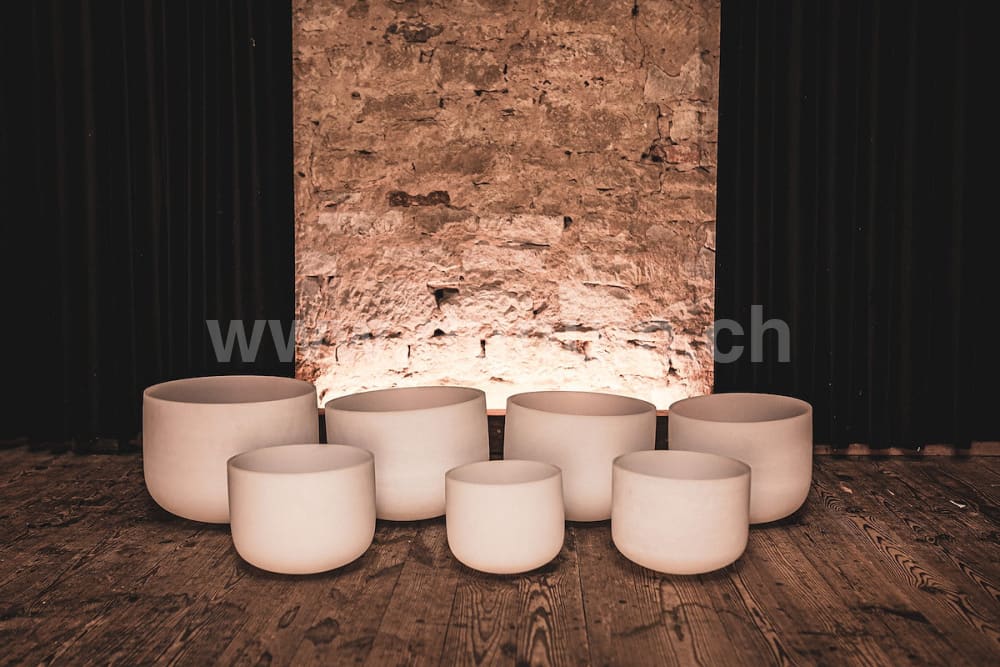 Kristallklangschalen Chakra Set - C D E F G A B ø 20-35 cm | Klangschalen & Stimmgabeln | Dunum.ch