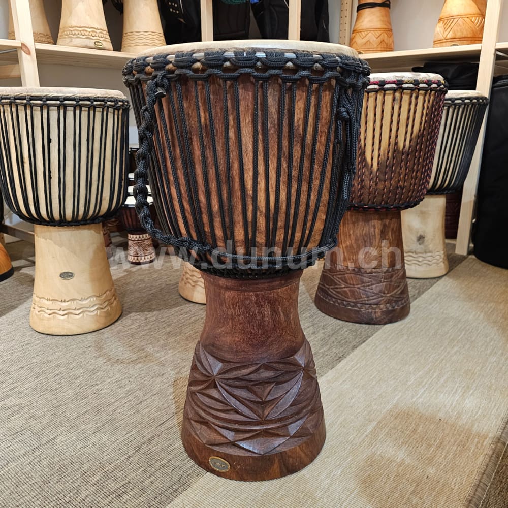 Meisterklasse aus Burkina Faso 32 Ø cm H 64.5 cm
