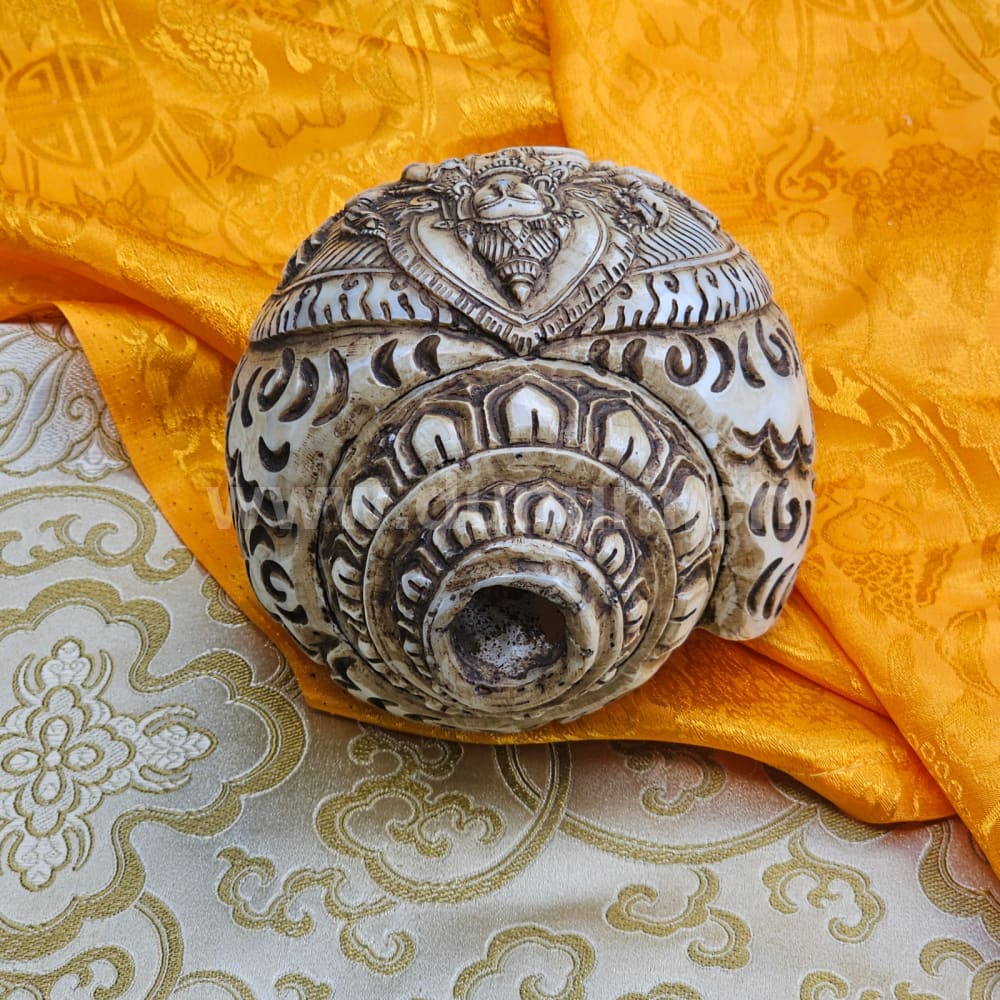Muschelhorn Amoghapāśa Lokeśvara