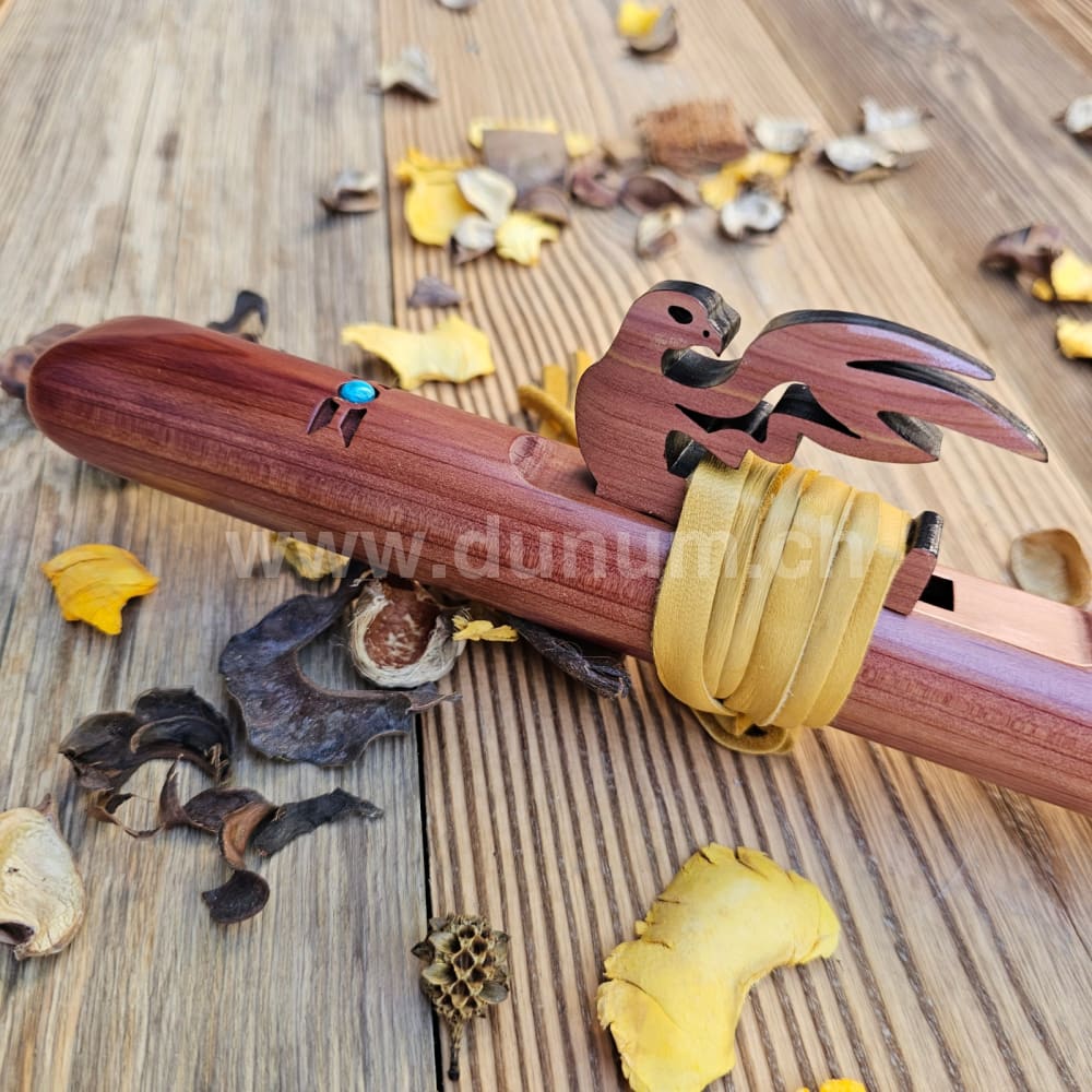 Red Tail Hawk G mit Türkis