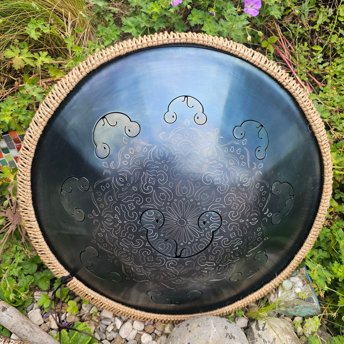 Frog Drum D-Celtic Minor | 432 Hz | Ø 52cm mit Gravur