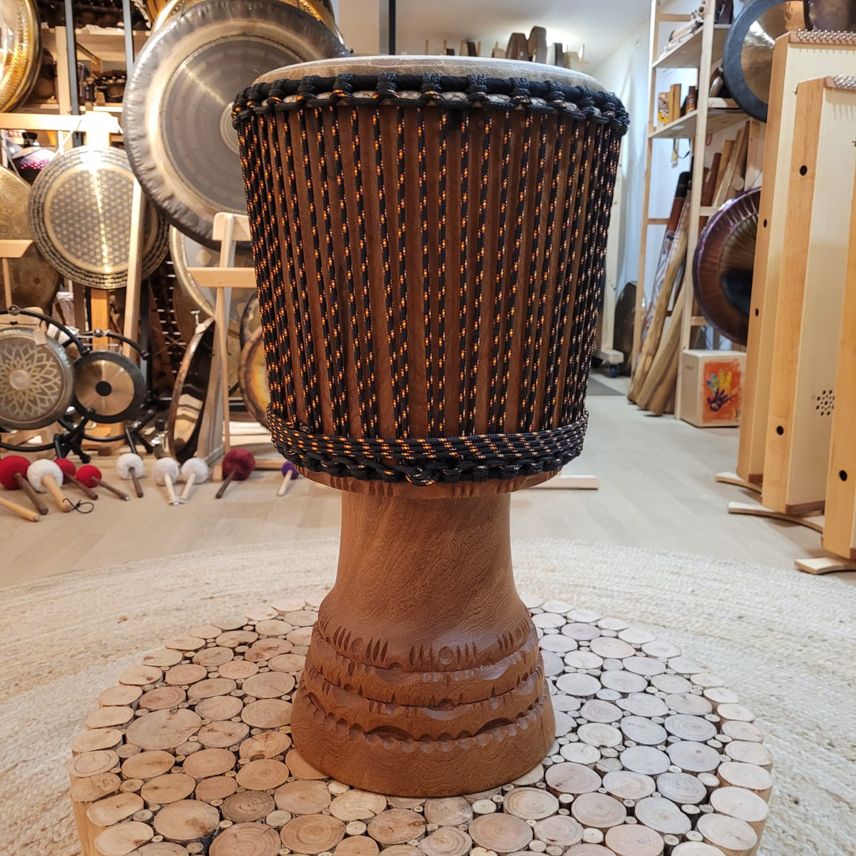 Djembé de maître du Mali  Ø 38 cm, H 64 cm