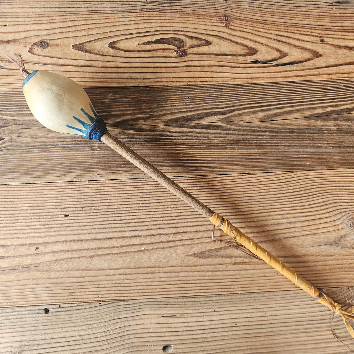 Gourd Rattel | Kalebassenrassel der Lakota