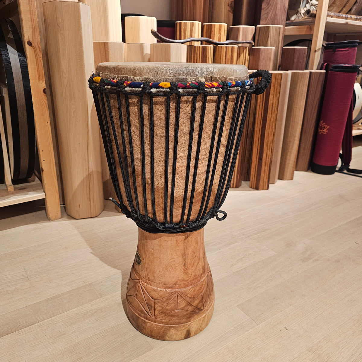 Djembé aus Ghana Ø 28.5 cm, H 55 cm
