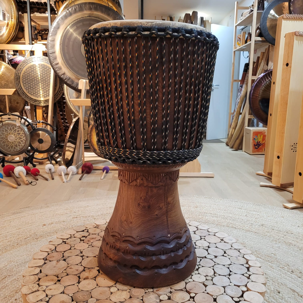 Meisterklasse Djembé aus Mali  Ø 35 cm, H 66 cm