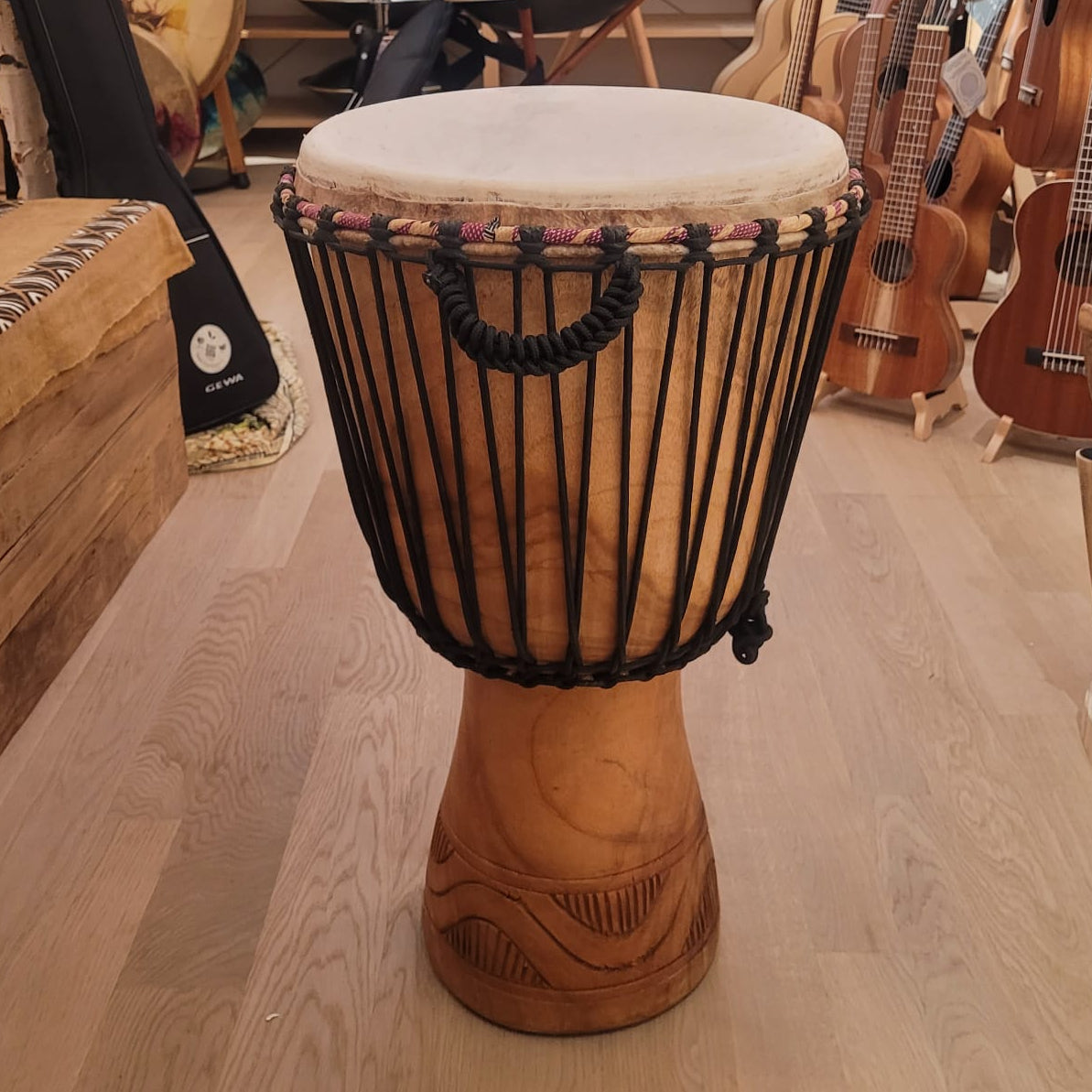 Djembé aus Ghana Ø 37 cm, H 67 cm