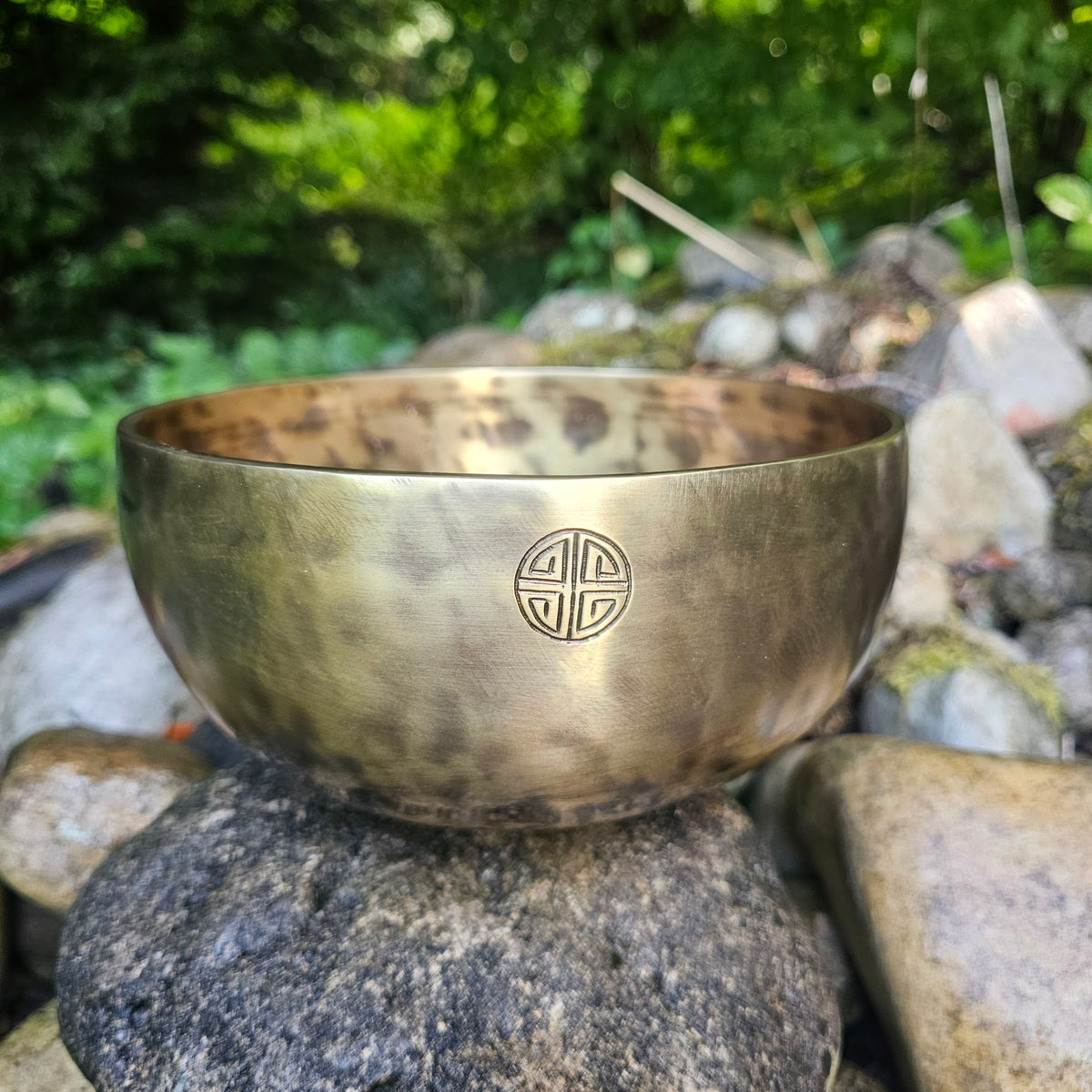 Vollmond Klangschale | ø 19cm | Halschakra