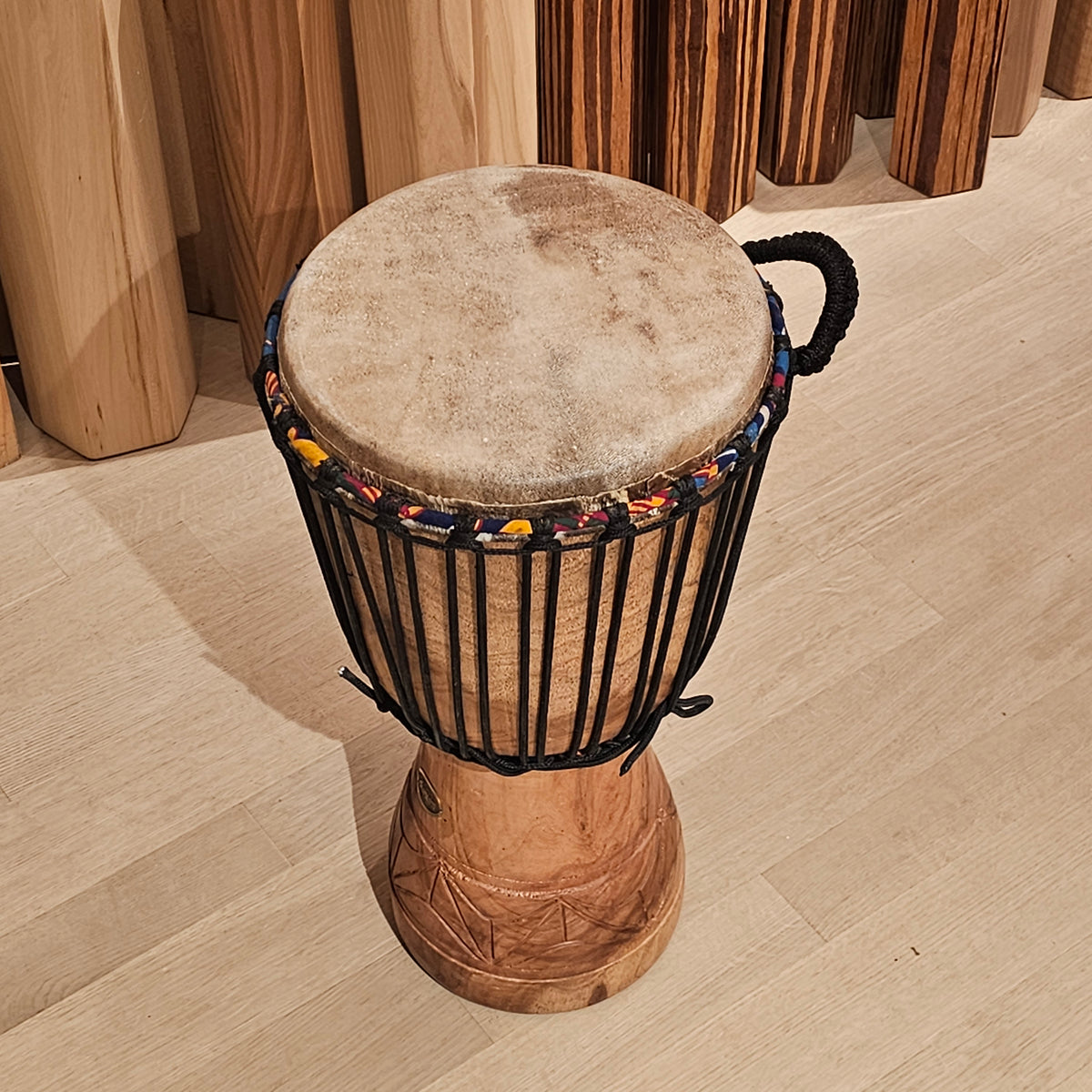 Djembé aus Ghana Ø 28.5 cm, H 55 cm