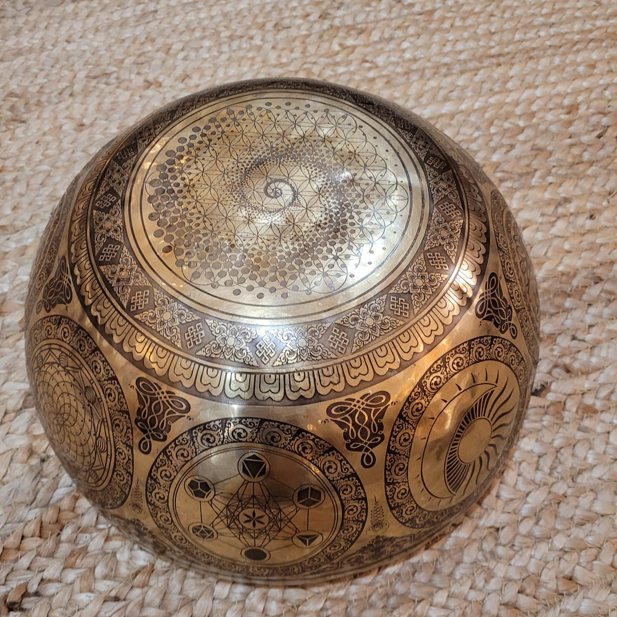 Singing bowl ø 29 cm - Flower of life mandala - G# 432 H