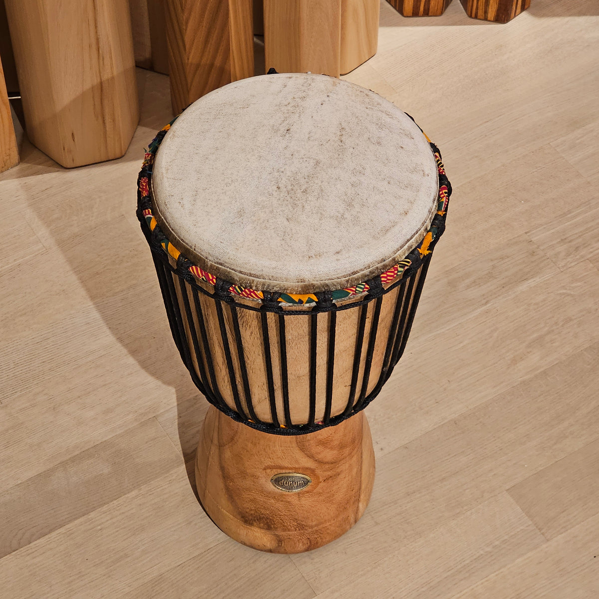 Djembé aus Ghana Ø 25 cm, H 45 cm
