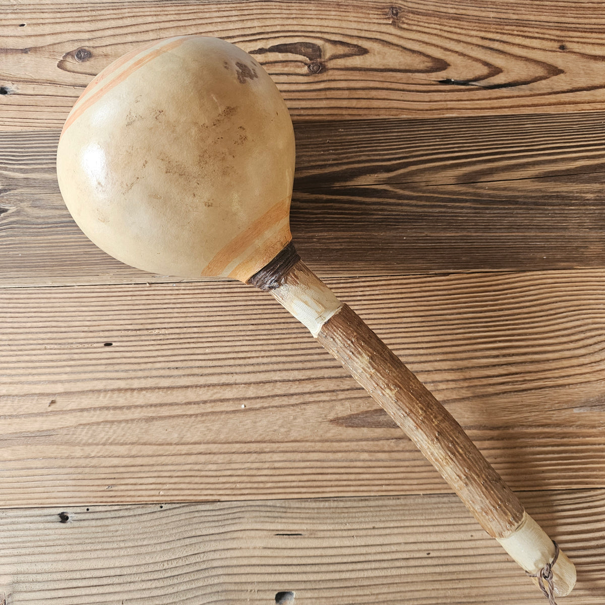 Gourd Rattel | Kalebassenrassel der Lakota