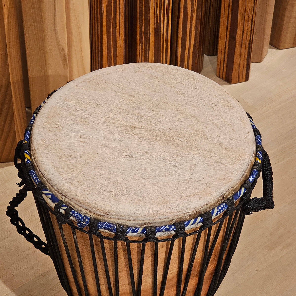 Djembé aus Ghana Ø 34 cm, H 64 cm