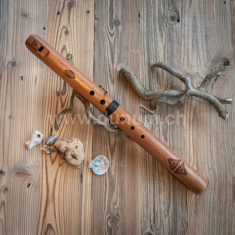 Spirit Flöte Traditionell Bass - C | Blasinstrumente | Indianische Flöten | Dunum.ch