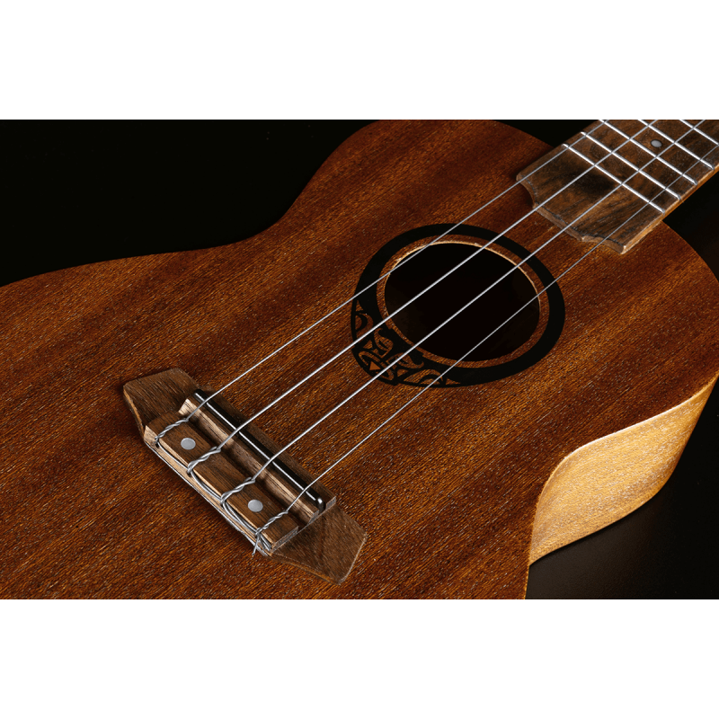 LÂG Ukulele Tiki TKU8C Concert