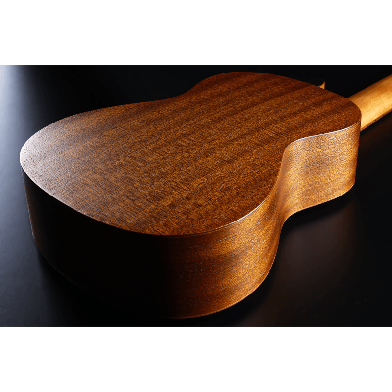 LÂG Ukulele Tiki TKU8C Concert