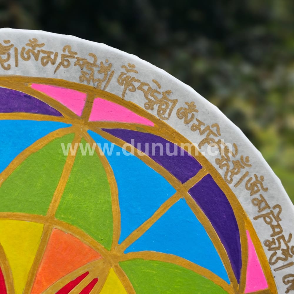 Vegane Buffalo Drum ø 35 cm mit Schlägel - Om Mani Padme Hum | Schamanentrommel | Perkussion & Trommel | Dunum.ch