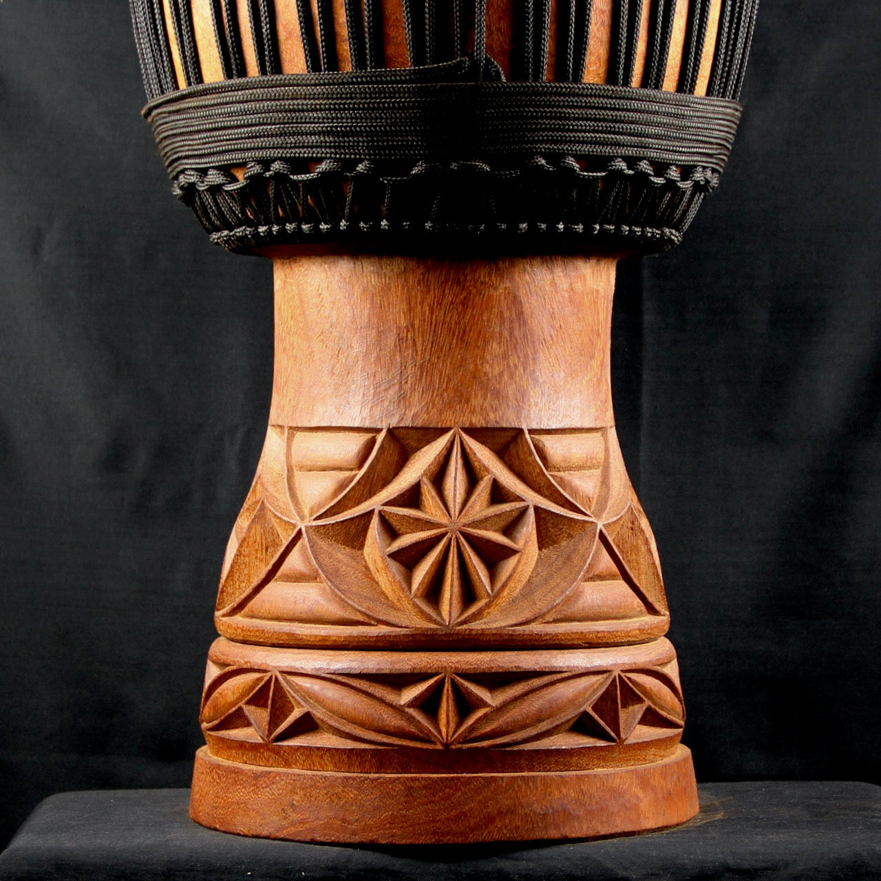 Meisterklasse aus Burkina Faso 36 Ø cm, H 65 cm | Perkussion | Djembé, Bongo und Darbuka | Dunum.ch