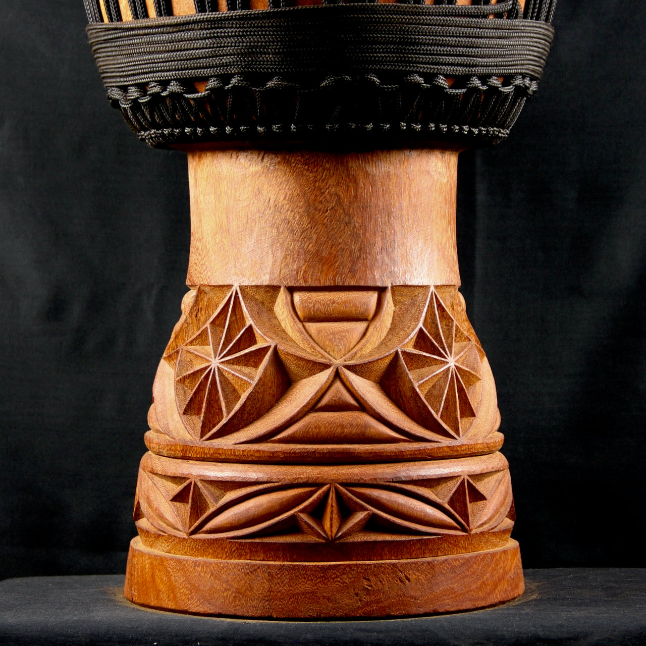 Meisterklasse aus Burkina Faso 36 Ø cm, H 65 cm | Perkussion | Djembé, Bongo und Darbuka | Dunum.ch
