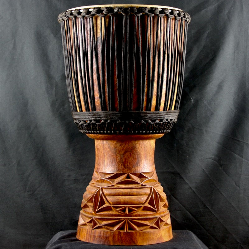 Meisterklasse aus Burkina Faso 34 Ø cm, H 65 cm | Perkussion | Djembé, Bongo und Darbuka | Dunum.ch