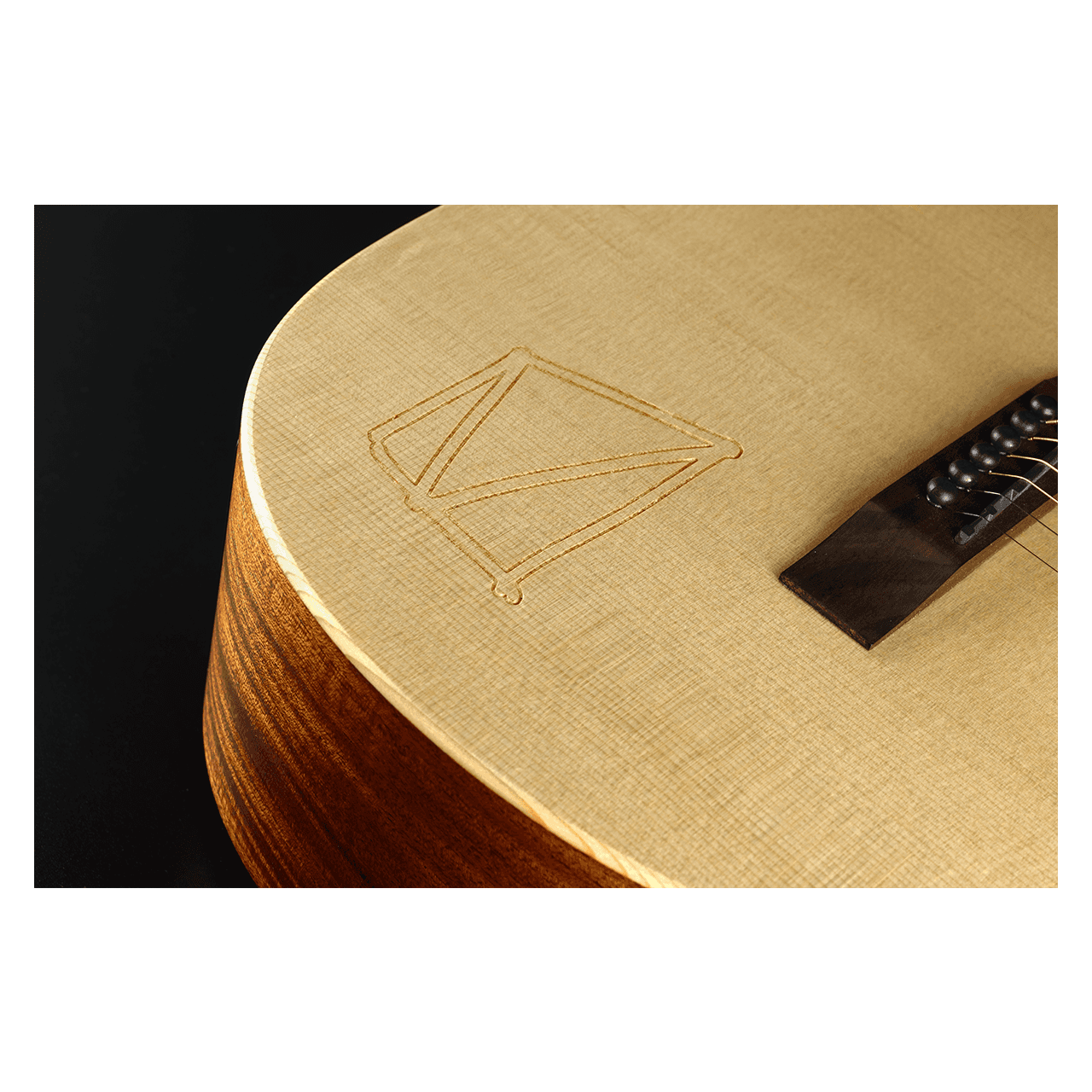 LÂG Vianney Signature Travel Elektro-Akustik Gitarre | Ukulele, Eco Gitarre & Bass | Dunum.ch