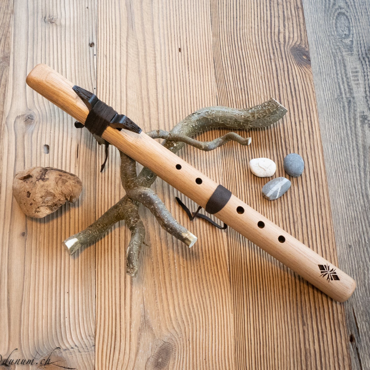 First Hawk A | Blasinstrumente | Indianische Flöten | Dunum.ch