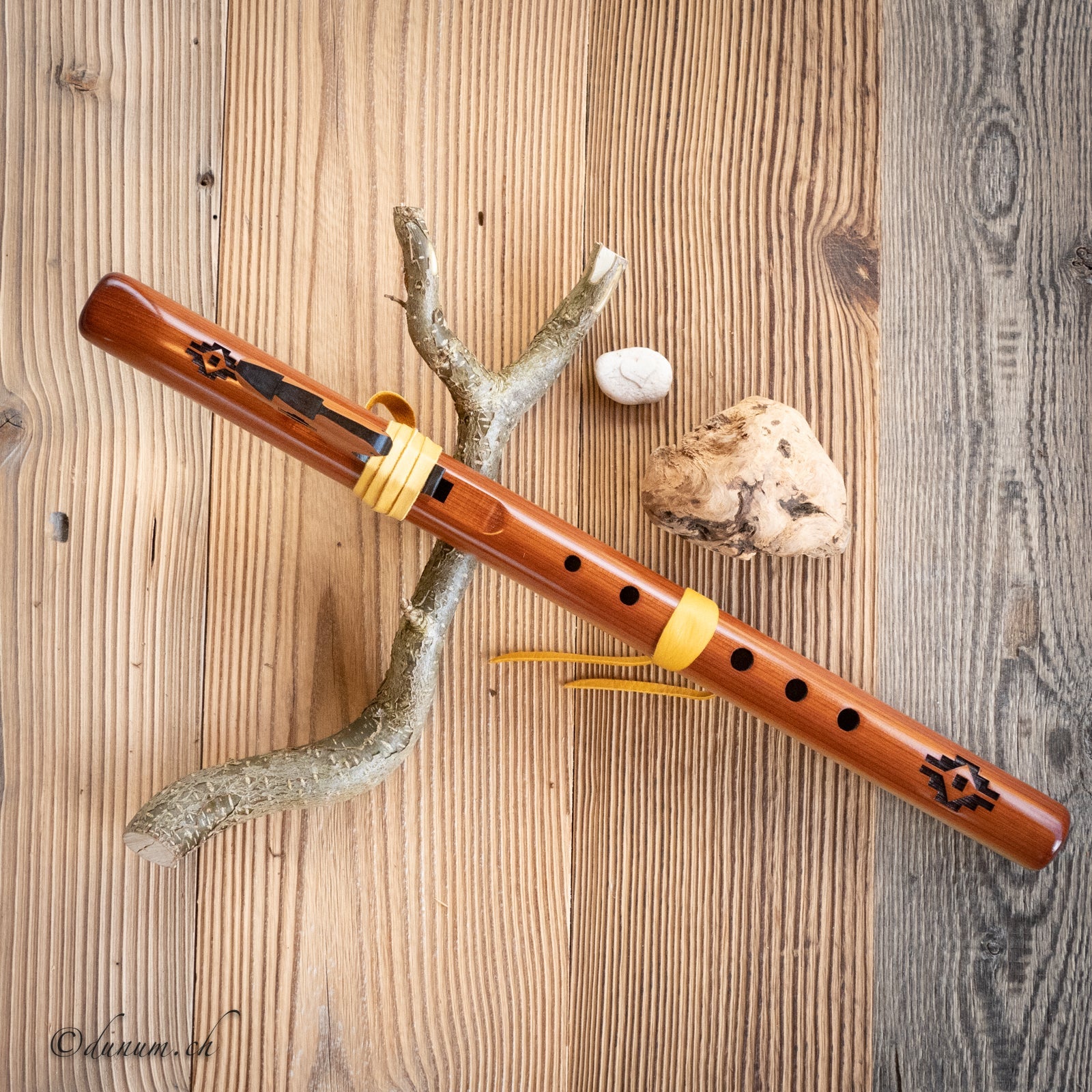 White Tail Hawk hohes B | Blasinstrumente | Indianische Flöten | Dunum.ch