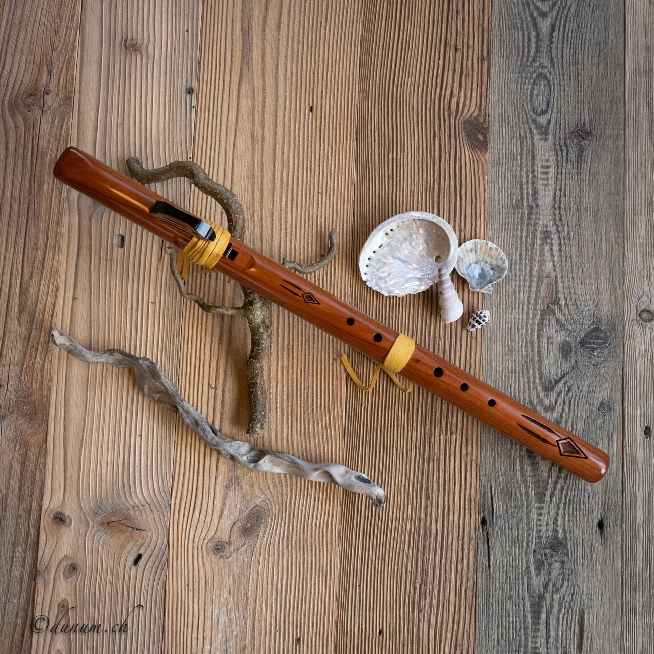 Golden Eagle F# | Blasinstrumente | Indianische Flöten | Dunum.ch