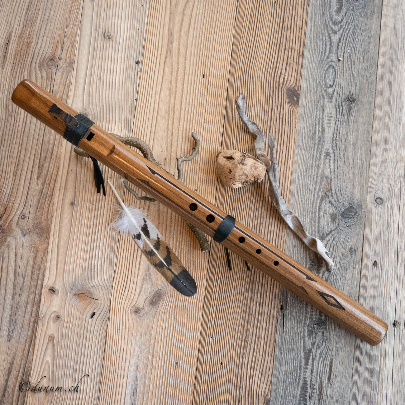 Condor Bass B | Blasinstrumente | Indianische Flöten | Dunum.ch