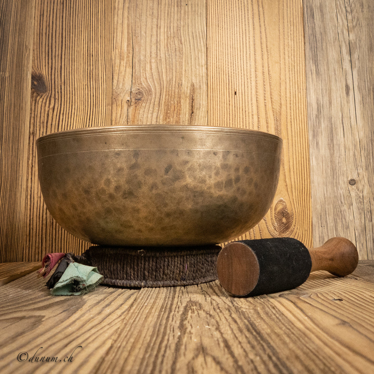Alte Klangschale ø 29 cm | Klangschalen &amp; Stimmgabeln | Dunum.ch