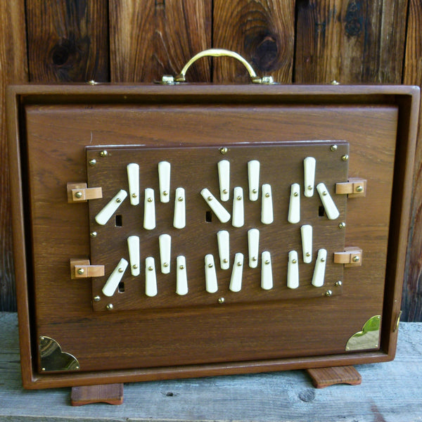 Startseite Produkte Shruti Box 2 Oktaven in G gross 440 Hz Vollholz